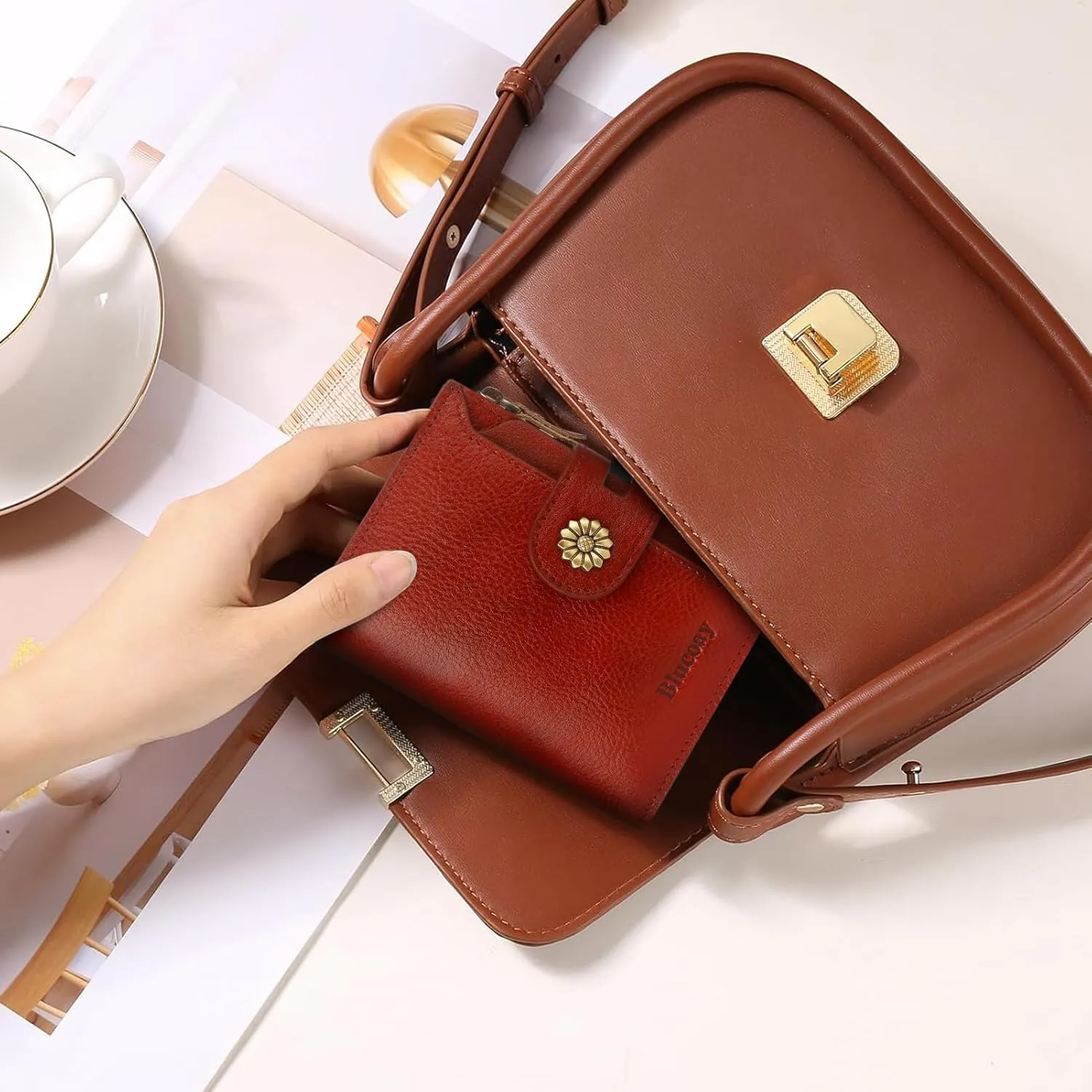 Wallet Women,RFID Blocking Leather Womens Wallet Bifold Compact Card Holder Small Wallet for Women with Removable ID Window Red