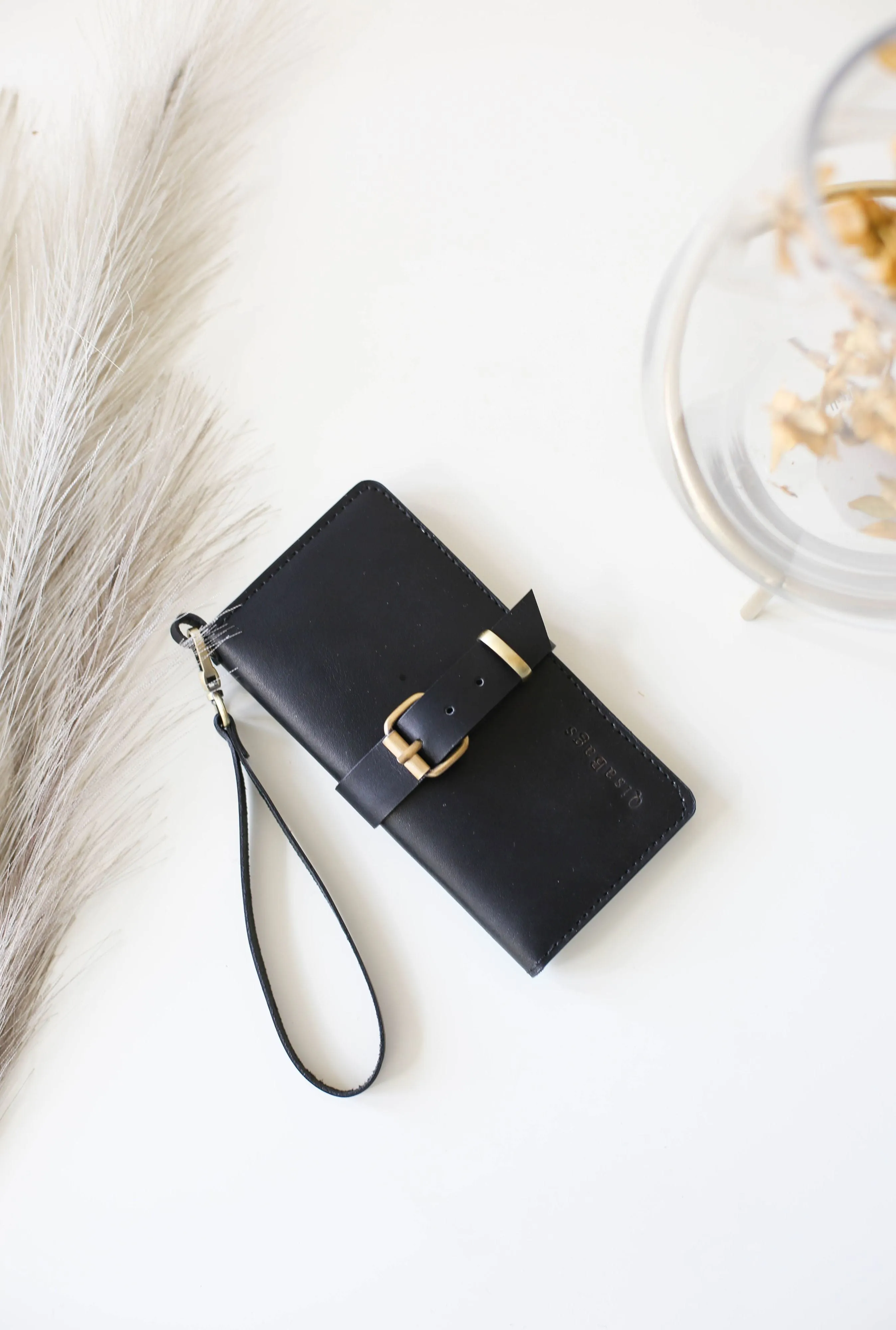 Women's Bifold Black Leather Wallet - N01