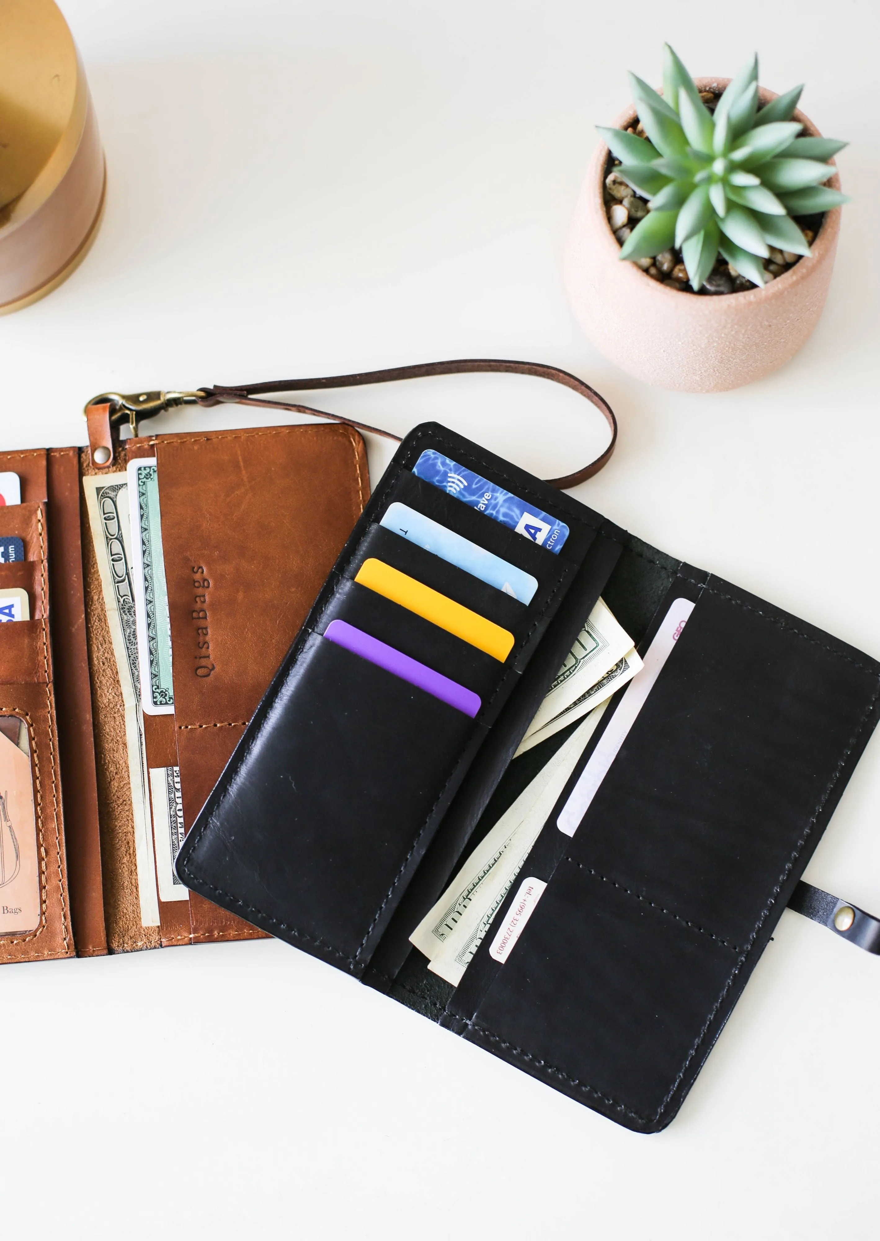 Women's Bifold Black Leather Wallet - N01